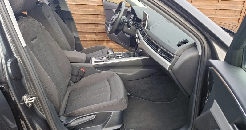 Audi A4 cena 79827 przebieg: 166000, rok produkcji 2019 z Nieszawa małe 667